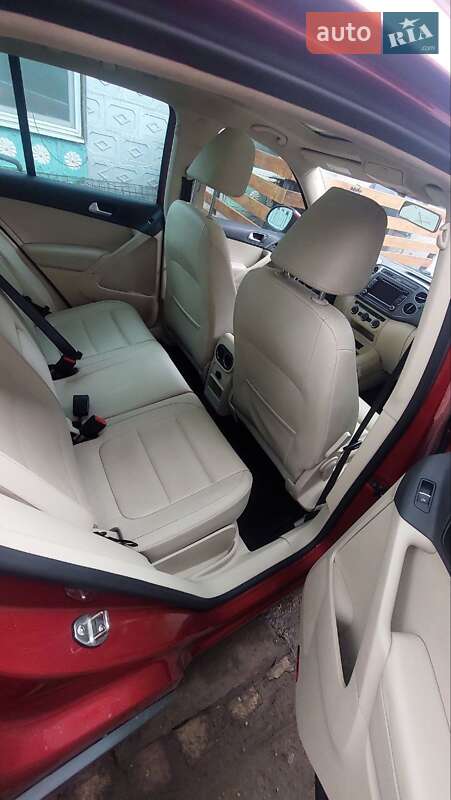Внедорожник / Кроссовер Volkswagen Tiguan 2015 в Кривом Роге