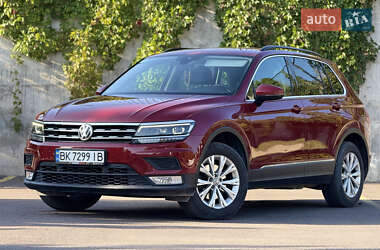 Позашляховик / Кросовер Volkswagen Tiguan 2016 в Рівному