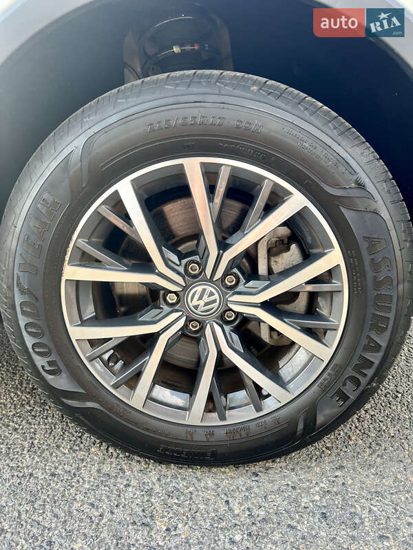 Внедорожник / Кроссовер Volkswagen Tiguan 2020 в Харькове