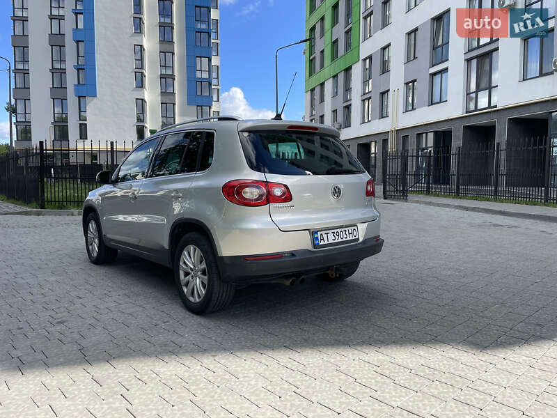 Внедорожник / Кроссовер Volkswagen Tiguan 2009 в Запорожье
