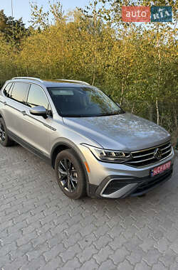 Позашляховик / Кросовер Volkswagen Tiguan 2022 в Львові