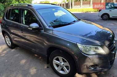 Позашляховик / Кросовер Volkswagen Tiguan 2011 в Острозі