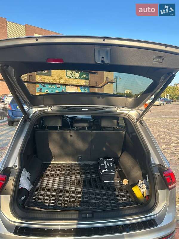 Внедорожник / Кроссовер Volkswagen Tiguan 2024 в Харькове