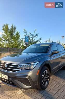 Внедорожник / Кроссовер Volkswagen Tiguan 2022 в Запорожье