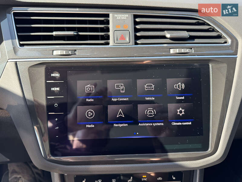 Внедорожник / Кроссовер Volkswagen Tiguan 2022 в Киеве