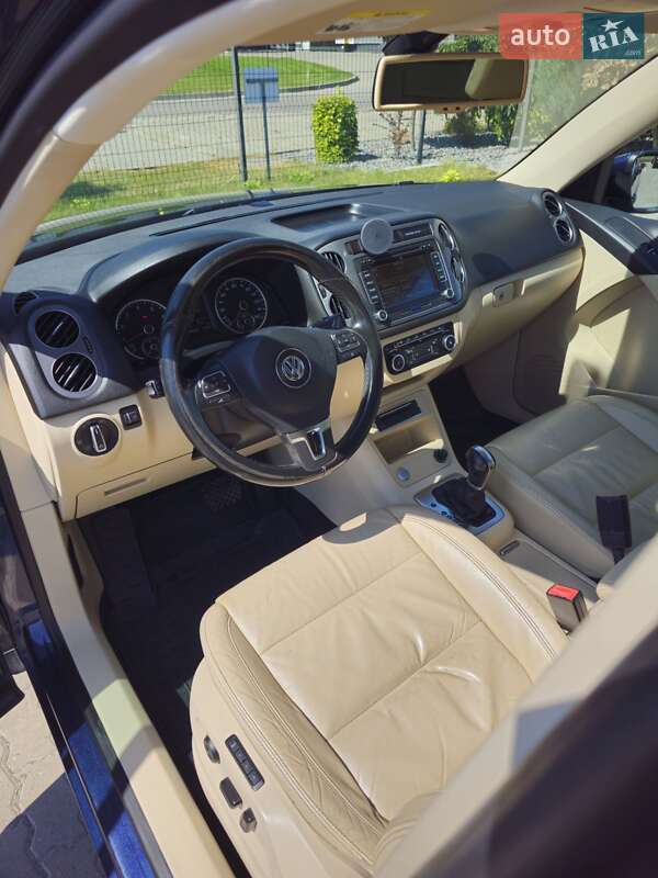 Внедорожник / Кроссовер Volkswagen Tiguan 2011 в Бродах