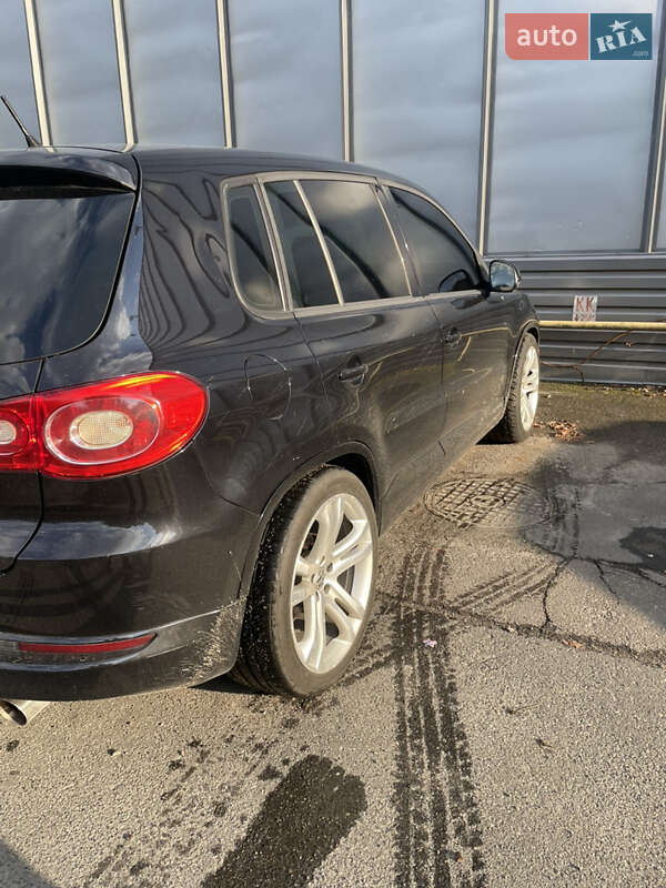 Внедорожник / Кроссовер Volkswagen Tiguan 2010 в Киеве