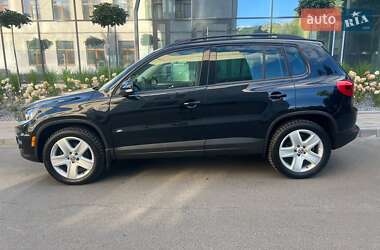 Внедорожник / Кроссовер Volkswagen Tiguan 2015 в Ровно