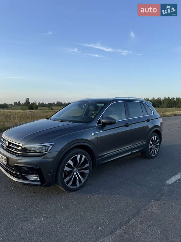 Внедорожник / Кроссовер Volkswagen Tiguan 2016 в Ратным