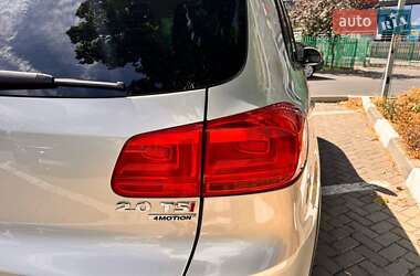 Позашляховик / Кросовер Volkswagen Tiguan 2015 в Одесі