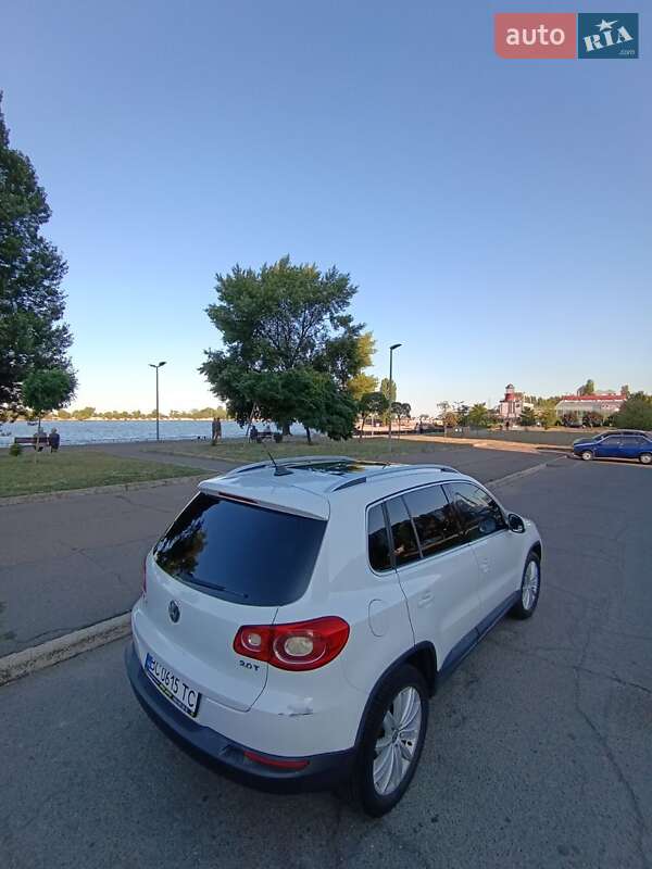 Внедорожник / Кроссовер Volkswagen Tiguan 2011 в Черкассах
