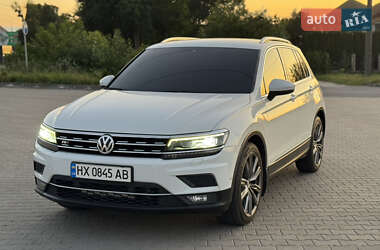 Внедорожник / Кроссовер Volkswagen Tiguan 2017 в Хмельницком