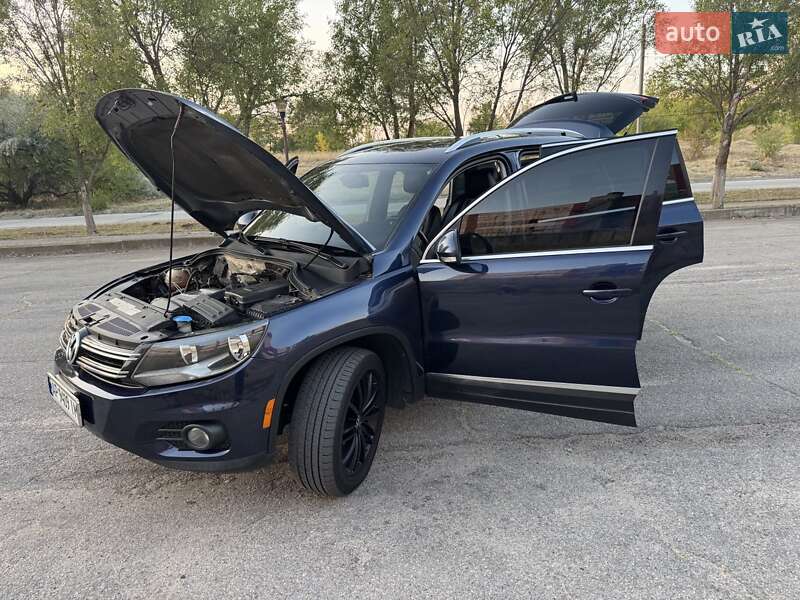 Внедорожник / Кроссовер Volkswagen Tiguan 2011 в Запорожье