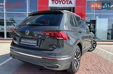 Внедорожник / Кроссовер Volkswagen Tiguan 2021 в 
