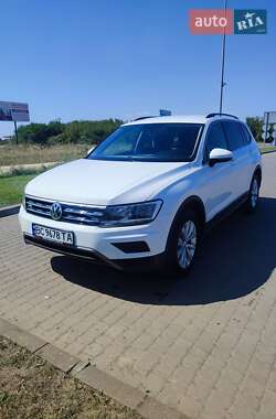 Внедорожник / Кроссовер Volkswagen Tiguan 2018 в Городке