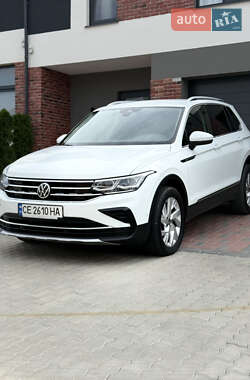 Позашляховик / Кросовер Volkswagen Tiguan 2021 в Чернівцях