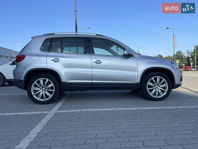 Внедорожник / Кроссовер Volkswagen Tiguan 2015 в Львове
