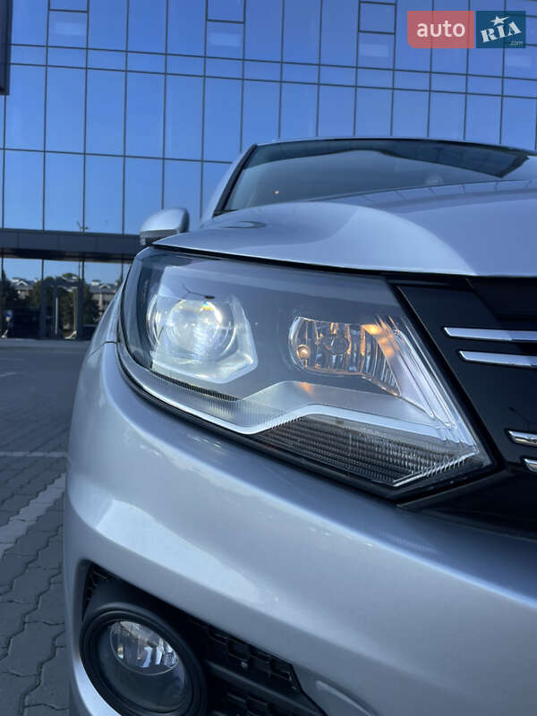 Внедорожник / Кроссовер Volkswagen Tiguan 2015 в Львове
