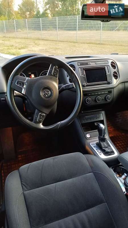 Внедорожник / Кроссовер Volkswagen Tiguan 2015 в Запорожье