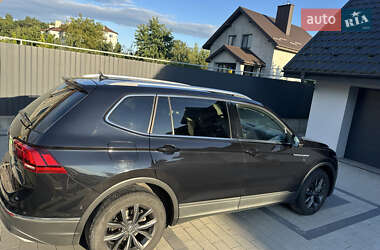 Внедорожник / Кроссовер Volkswagen Tiguan 2021 в 