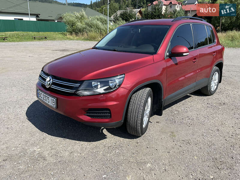 Внедорожник / Кроссовер Volkswagen Tiguan 2015 в Славском