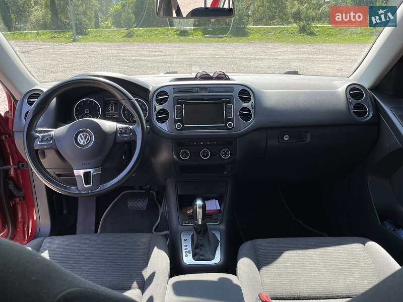 Внедорожник / Кроссовер Volkswagen Tiguan 2015 в Славском