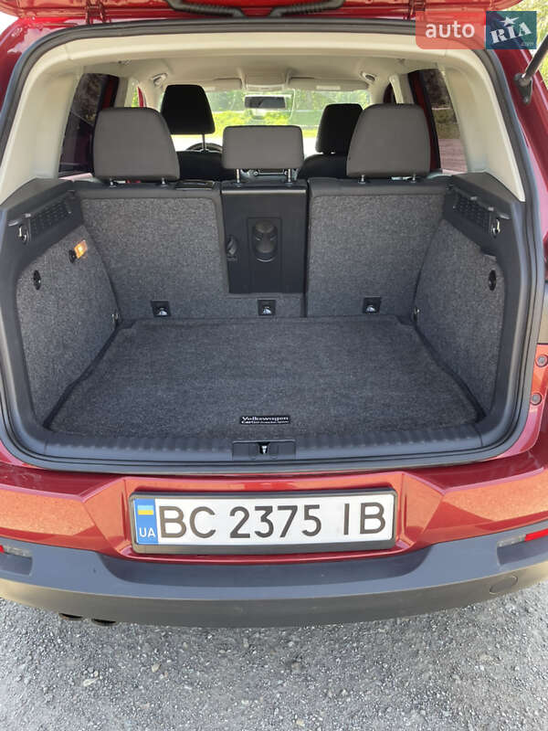 Внедорожник / Кроссовер Volkswagen Tiguan 2015 в Славском
