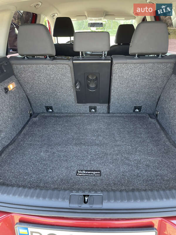 Внедорожник / Кроссовер Volkswagen Tiguan 2015 в Славском