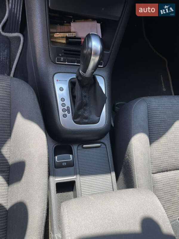 Внедорожник / Кроссовер Volkswagen Tiguan 2015 в Славском