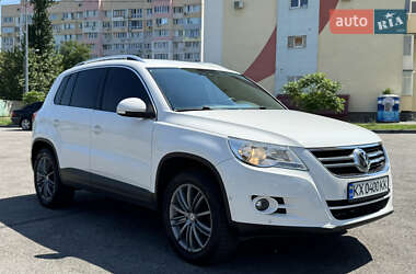 Внедорожник / Кроссовер Volkswagen Tiguan 2011 в Харькове