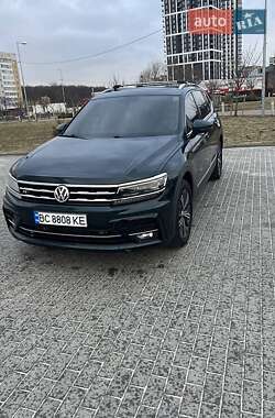 Позашляховик / Кросовер Volkswagen Tiguan 2018 в Львові