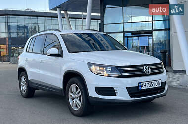 Внедорожник / Кроссовер Volkswagen Tiguan 2015 в Киеве