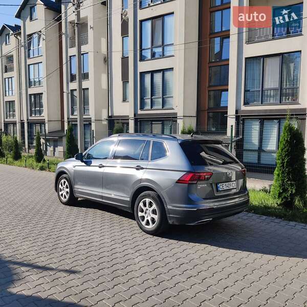 Внедорожник / Кроссовер Volkswagen Tiguan 2018 в Черновцах