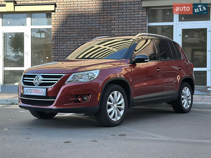 Внедорожник / Кроссовер Volkswagen Tiguan 2010 в Киеве