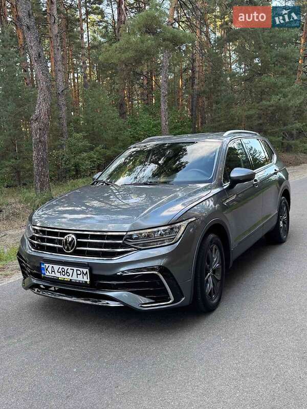 Внедорожник / Кроссовер Volkswagen Tiguan 2022 в Киеве