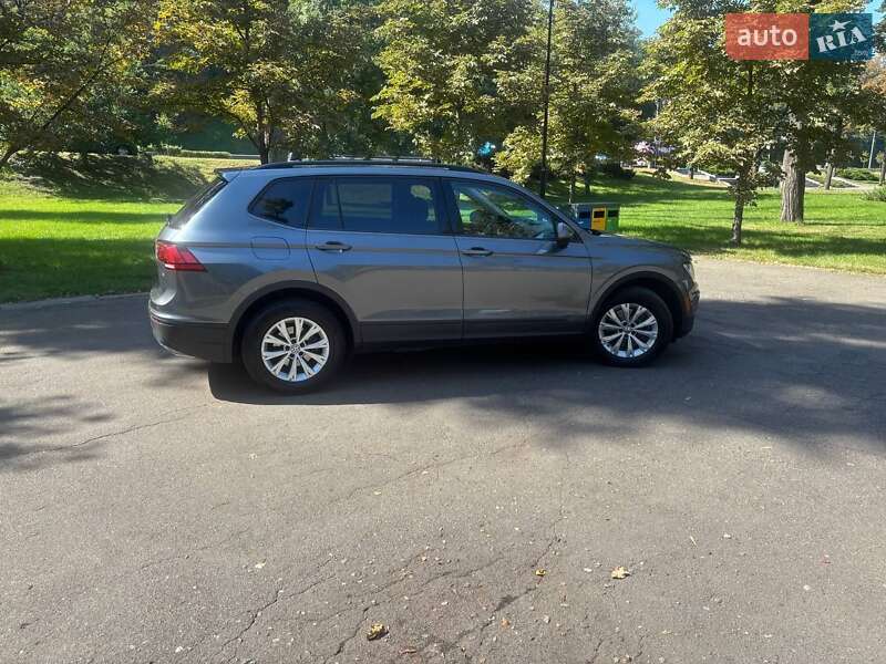Внедорожник / Кроссовер Volkswagen Tiguan 2017 в Киеве
