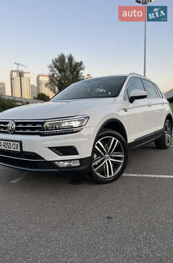 Позашляховик / Кросовер Volkswagen Tiguan 2016 в Києві
