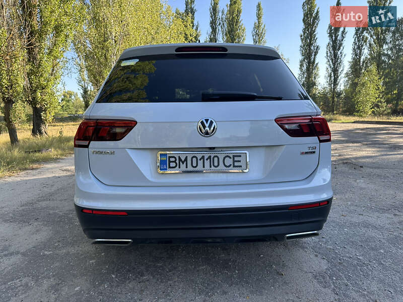 Внедорожник / Кроссовер Volkswagen Tiguan 2017 в Ахтырке