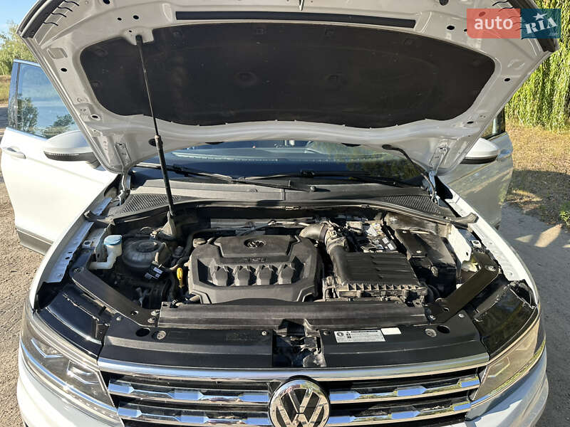 Внедорожник / Кроссовер Volkswagen Tiguan 2017 в Ахтырке