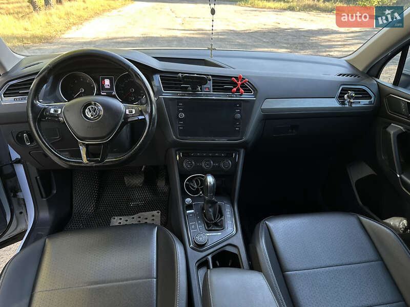 Внедорожник / Кроссовер Volkswagen Tiguan 2017 в Ахтырке