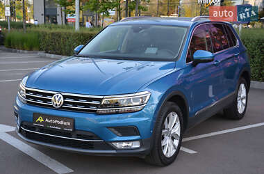 Внедорожник / Кроссовер Volkswagen Tiguan 2016 в Киеве