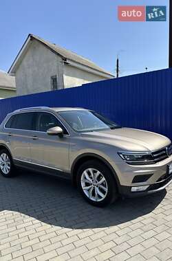 Позашляховик / Кросовер Volkswagen Tiguan 2017 в Калуші