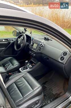Внедорожник / Кроссовер Volkswagen Tiguan 2012 в 