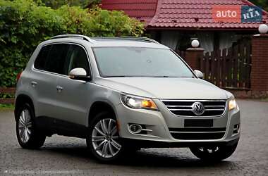 Позашляховик / Кросовер Volkswagen Tiguan 2010 в Чернівцях