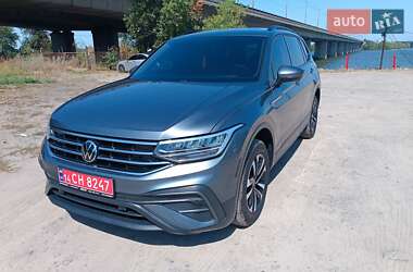Позашляховик / Кросовер Volkswagen Tiguan 2022 в Дніпрі
