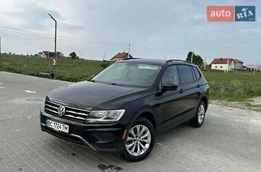 Внедорожник / Кроссовер Volkswagen Tiguan 2017 в Львове