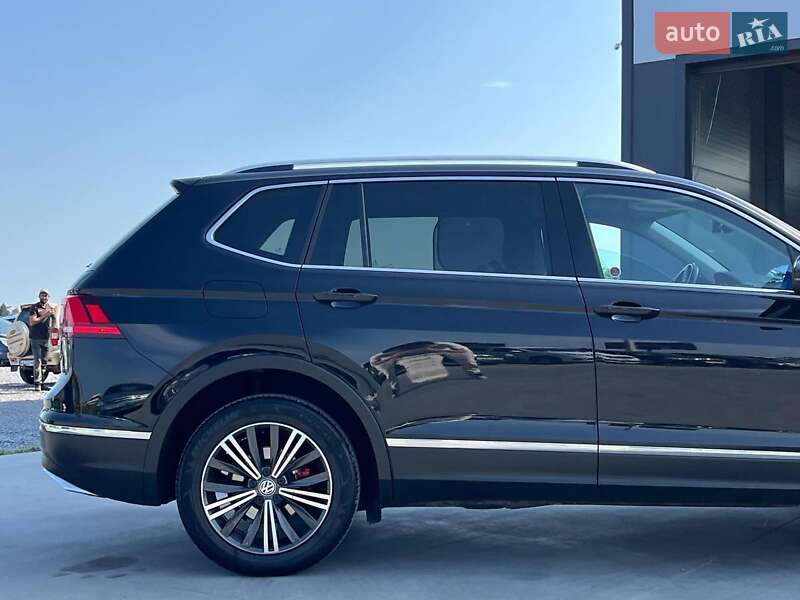 Позашляховик / Кросовер Volkswagen Tiguan 2018 в Львові