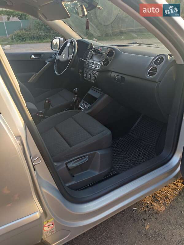 Внедорожник / Кроссовер Volkswagen Tiguan 2008 в Лохвице