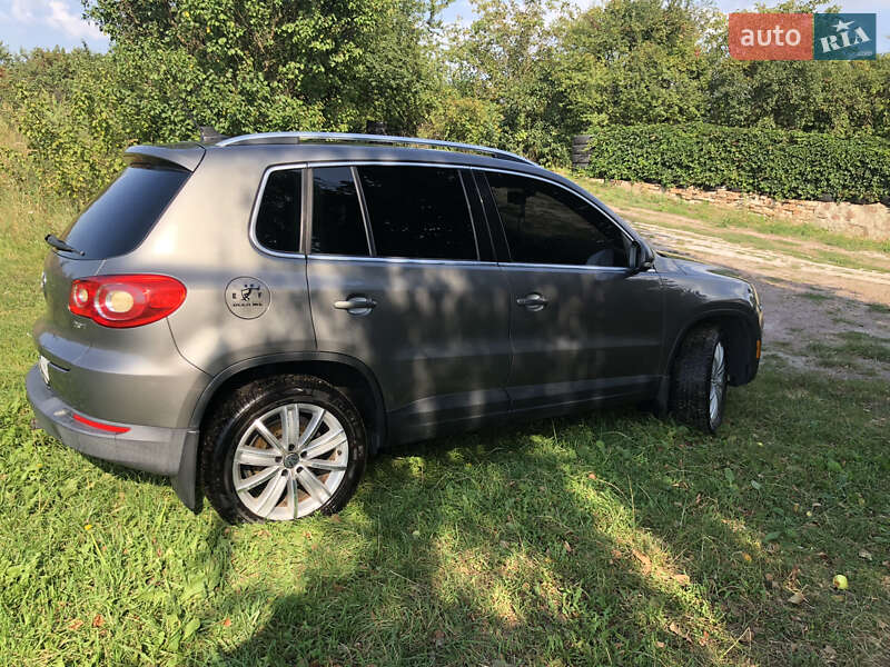 Позашляховик / Кросовер Volkswagen Tiguan 2010 в Коростені