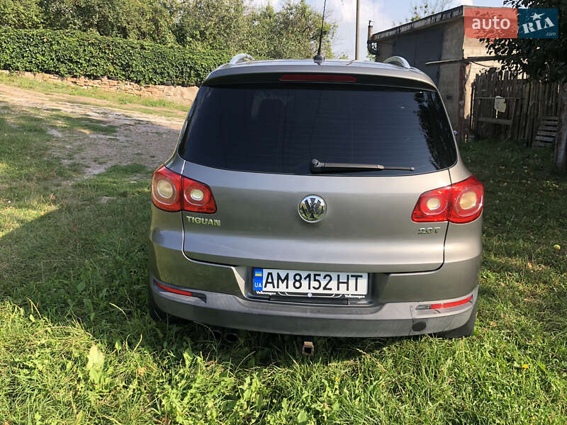 Позашляховик / Кросовер Volkswagen Tiguan 2010 в Коростені